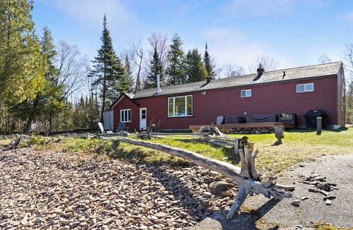 Echo Bay Cottage | Beautiful Cottage on Lake Superior with Incredible Sunsets