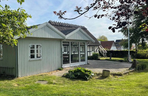Tranekaer House | Beautiful cottage in Tranekær, 200 m to.