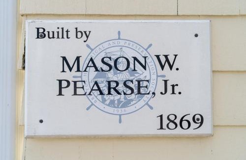 Bristol House | Beautiful Cottage in Downtown Bristol