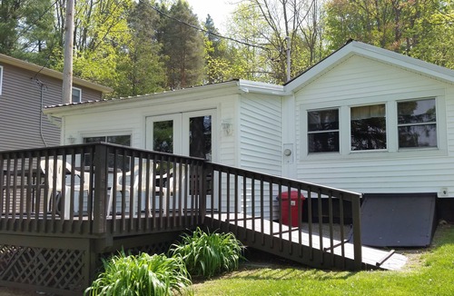 Rushford Lake Cabin | Beautiful cottage in front of the lake