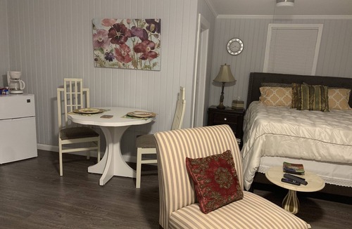 College Park Cottage | Beautiful cottage in a historical area.