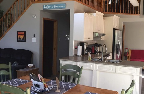 South Porcupine Cottage | Beautiful Cottage near Timmins