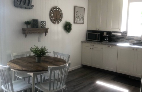 Gladstone Cabin | Beautiful cottage on the river