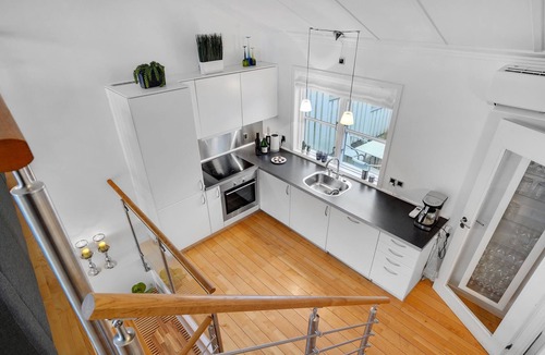 Øer Strand House | Beautiful cottage right on the water.