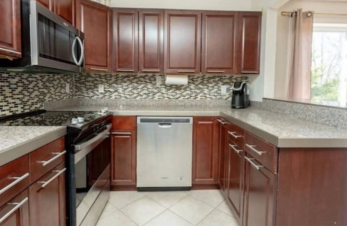 Dashwood Cottage | Beautiful Cottage w/Hot Tub by Grand Bend
