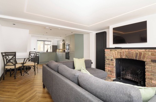 Redbourn Cottage | Beautiful Cottage with a modern twist!