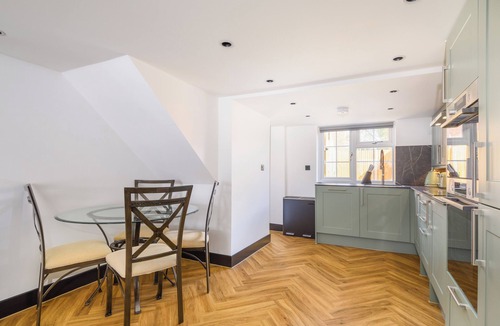 Redbourn Cottage | Beautiful Cottage with a modern twist!