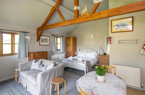 Rudloe House | Beautiful Cottage With Stunning Views in Box