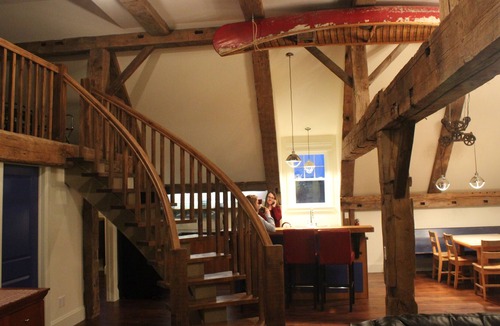 Hamilton House | Beautiful Country Barn Loft Retreat