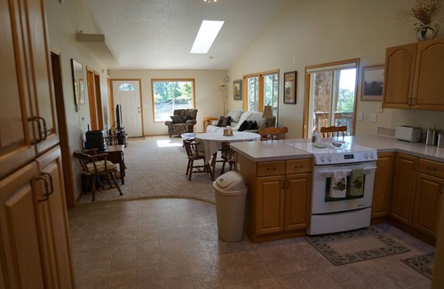 Amity House | Beautiful Country Cottage In The Middle Of Wine Country