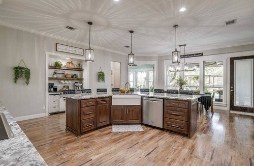 Brandon Other | Beautiful country home ideal for gatherings