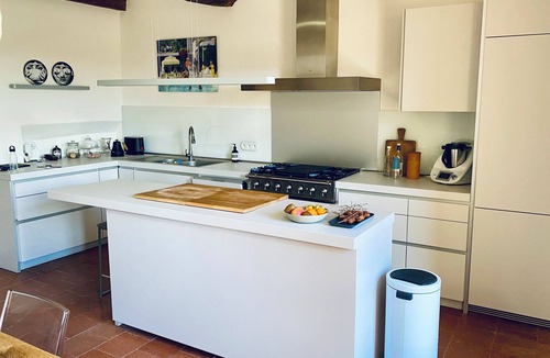 Montiron House | Beautiful country house with swimming pool, quality fittings and tasteful decoration.