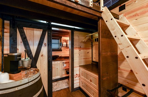 Caldwell House | Beautiful Country-Themed Tiny House 145