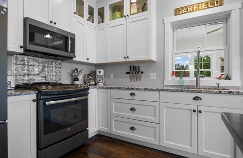 Williamsburg House | Beautiful country setting close to it all! Pets OK