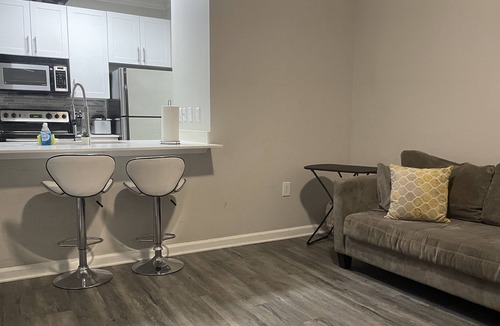 Northlake Apartment | Beautiful couples getaway w/ private chef