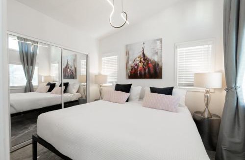 Old Southwest Apartment | Beautiful Courtyard Cottage Amethyst