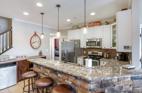 Sunrise Beach Condo | Beautiful Cove Views & Plenty Relaxing Spaces