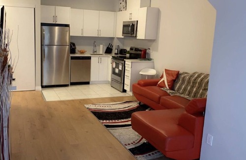 Etobicoke Condo | Beautiful cozy 1 bedroom condo in the heart of Toronto