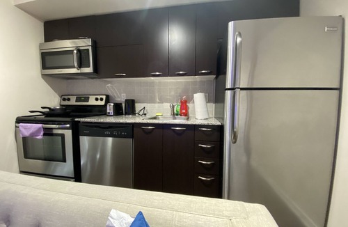 Beaconsfield Village Condo | Beautiful Cozy 1-BR Condo unit + Balcony