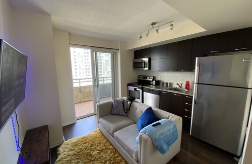 Beaconsfield Village Condo | Beautiful Cozy 1-BR Condo unit + Balcony