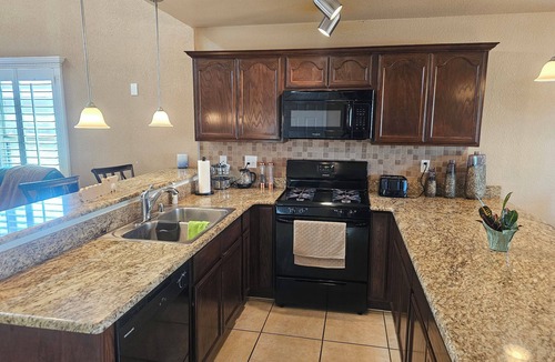 Biggs Field House | Beautiful Cozy 4 bedroom Home With Great Location!