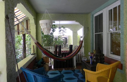 East Little Havana House | Beautiful Cozy Bedroom In Great B&B Historic Home ~ Close To The City Center