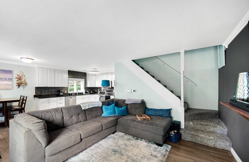 Cedar Lake House | Beautiful Cozy Cottage on Cedar Lake