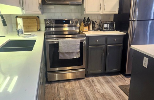 Picton Cottage | Beautiful, Cozy, Garden Cottage in Bloomfield