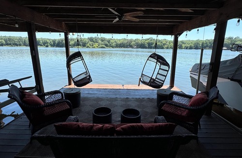 Whispering Hills Cabin | Beautiful, cozy lakehouse w/guesthouse, amazing outdoor living & boathouse!