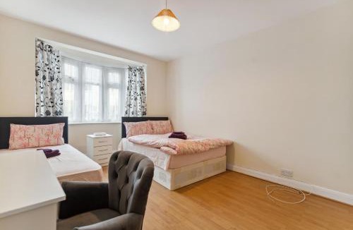 Graveney House | Beautiful Cozy Room