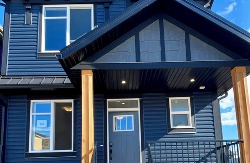 Calgary Apartment | Beautiful Cozy Spacious Suite