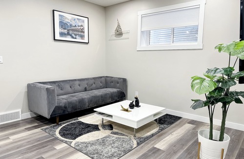 Calgary Apartment | Beautiful Cozy Spacious Suite