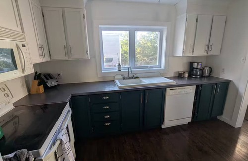 St. John's Apartment | Beautiful cozy stay on Mount Royal