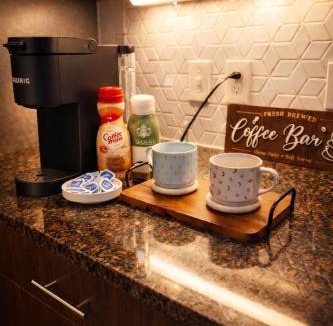 Las Colinas Apartment | Beautiful Cozy Suite | Gym & Pool | DART Access