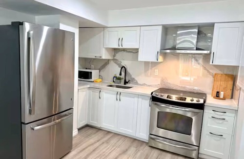 Whitby Apartment | Beautiful Cozy Walkout Basement Apartment
