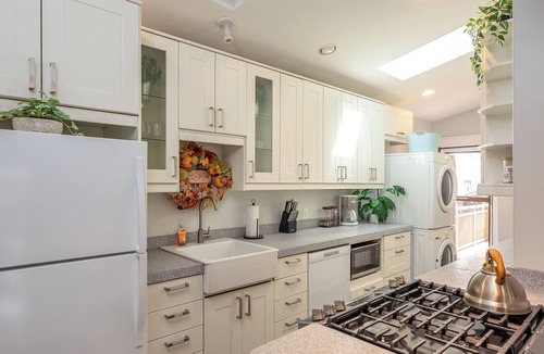 University Heights House | Beautiful Craftsman - 5 Min to Zoo - 92 Walk Score