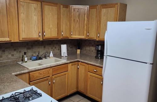 Champaign House | Beautiful creekside home near UIUC