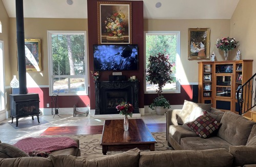 Foresthill House | Beautiful Custom Home On 3 Acre Inground Bbq .wedding venue options DM me.