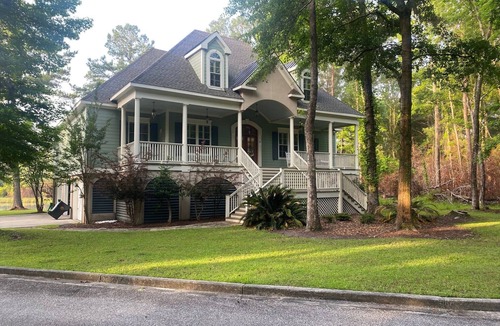 Georgetown House | Beautiful Custom Home Overlooking Pond