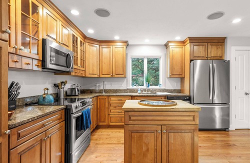 Lagoon Heights House | Beautiful Custom Home In Oak Bluffs