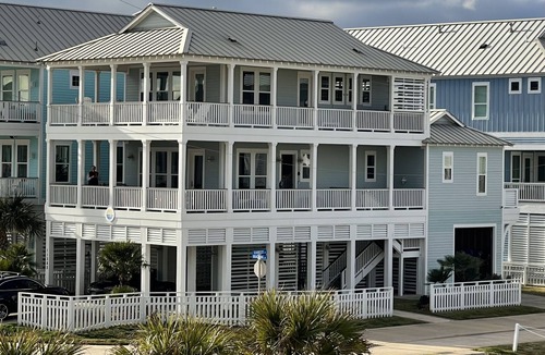 Beachside Village House | Beautiful decorated family home on the beach