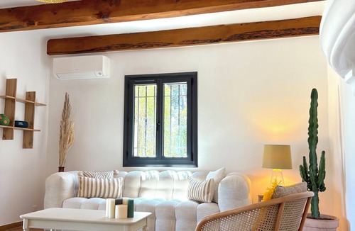 La Cadiere-d'Azur Villa | Beautiful detached villa on one level with pool, view and charging station!