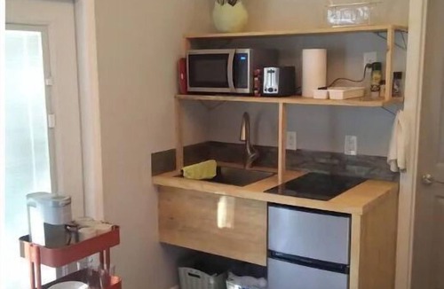 Wise Apartment | Beautiful Dog Friendly Tiny Home!