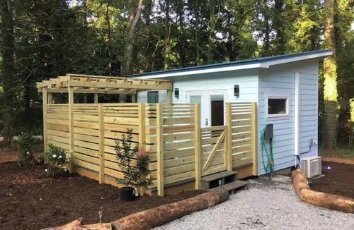 Wise Apartment | Beautiful Dog Friendly Tiny Home!