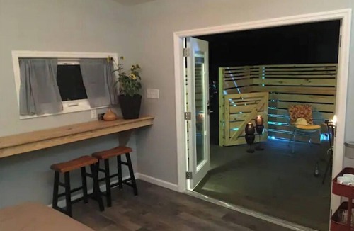 Wise Apartment | Beautiful Dog Friendly Tiny Home!