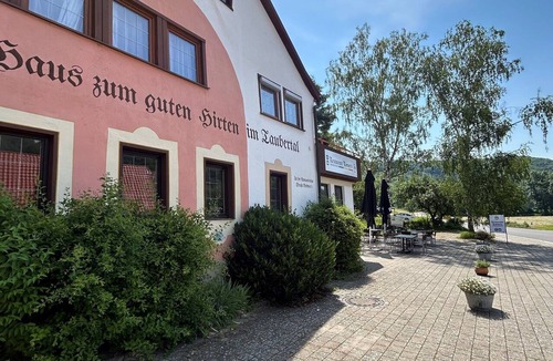 Steinsfeld Apartment | Beautiful double room with smart TV