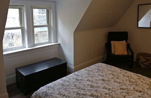 Church and Wellesley House | Beautiful Downtown Apartment