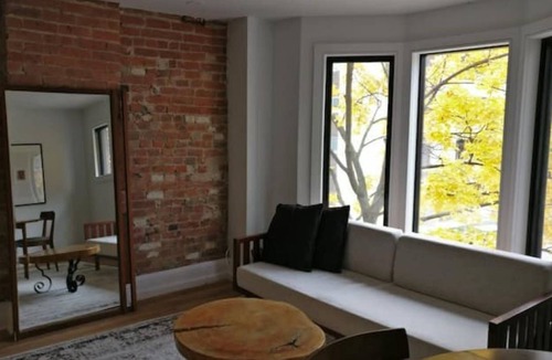 Church and Wellesley House | Beautiful Downtown Apartment