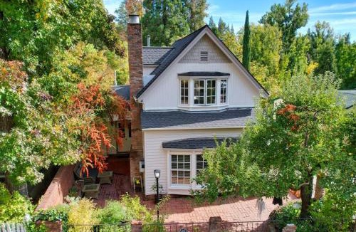 Nevada City House | Beautiful Downtown Home