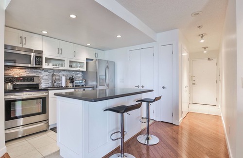 Central Waterfront Condo | Beautiful Downtown Toronto Waterfront Condo -Summer Special 40% Discount